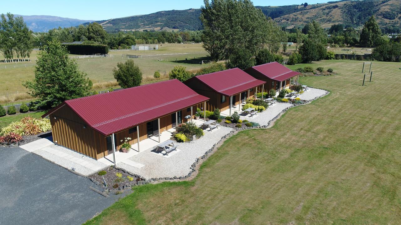 Longbourne Lodge Motel Mosgiel Exterior photo